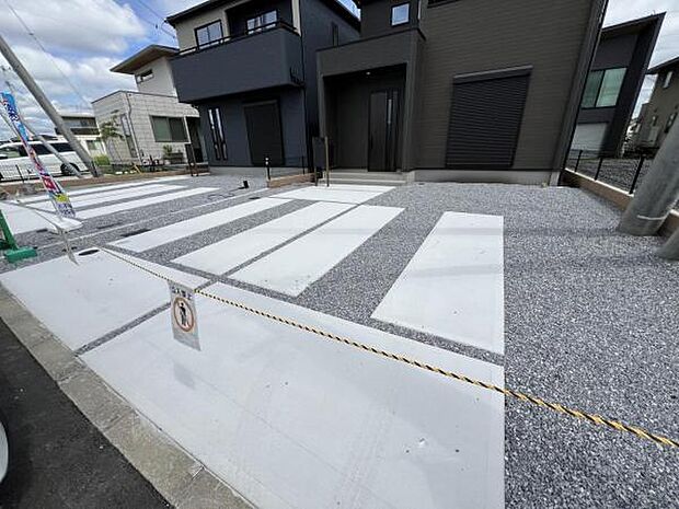 駐車場ももちろん完備しておりますのでお車所有の方にも心強いです。