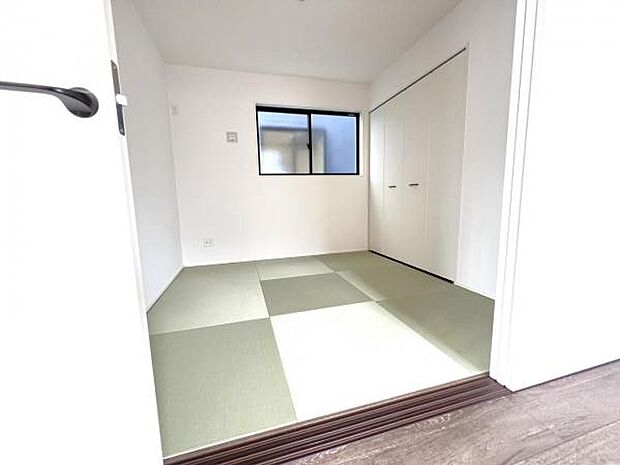 和室スペースです。畳のお部屋は寛げる空間ですね。