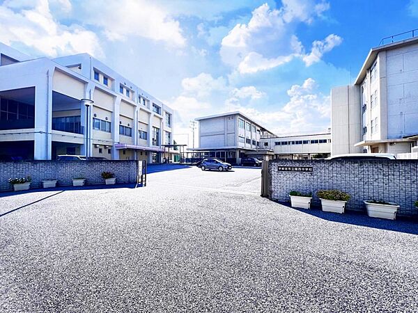 宇都宮市立陽西中学校まで約850m（徒歩11分）