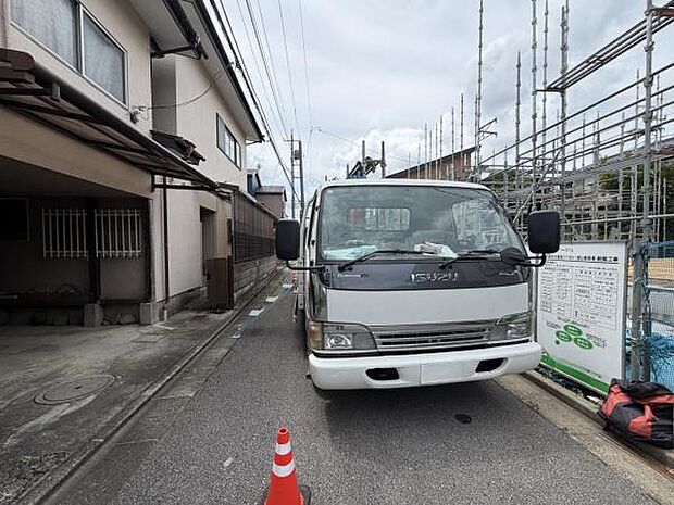 前面道路を含めた現地写真です。ぜひ周辺環境も併せてご覧ください。