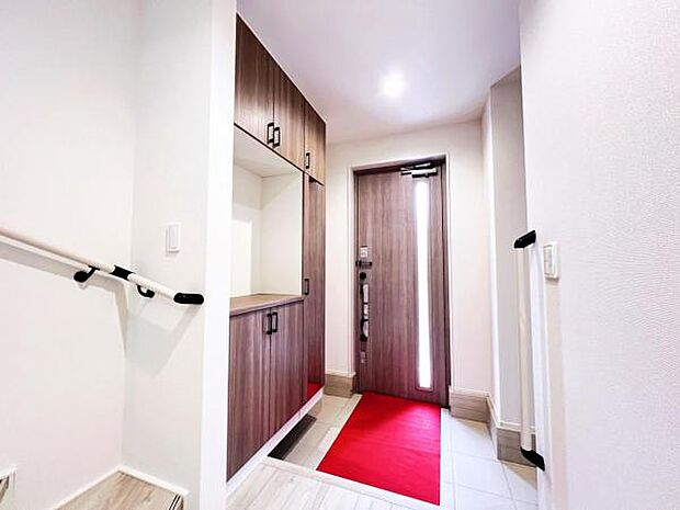 いつも気持ちよくご家族を迎えられる玄関です。