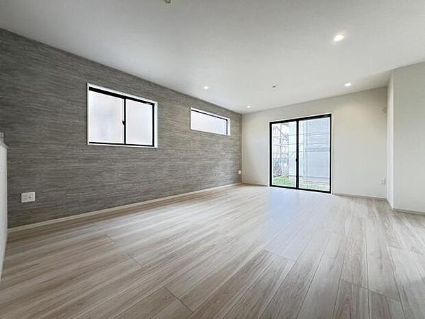 リビングダイニングになります。ご家族そろっての素敵な空間になりそうですね。