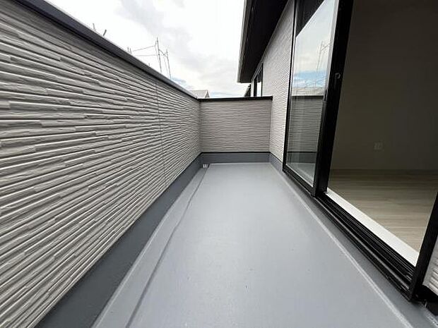 お洗濯ものを気持ち良く太陽の光で干せるのが嬉しいですね。