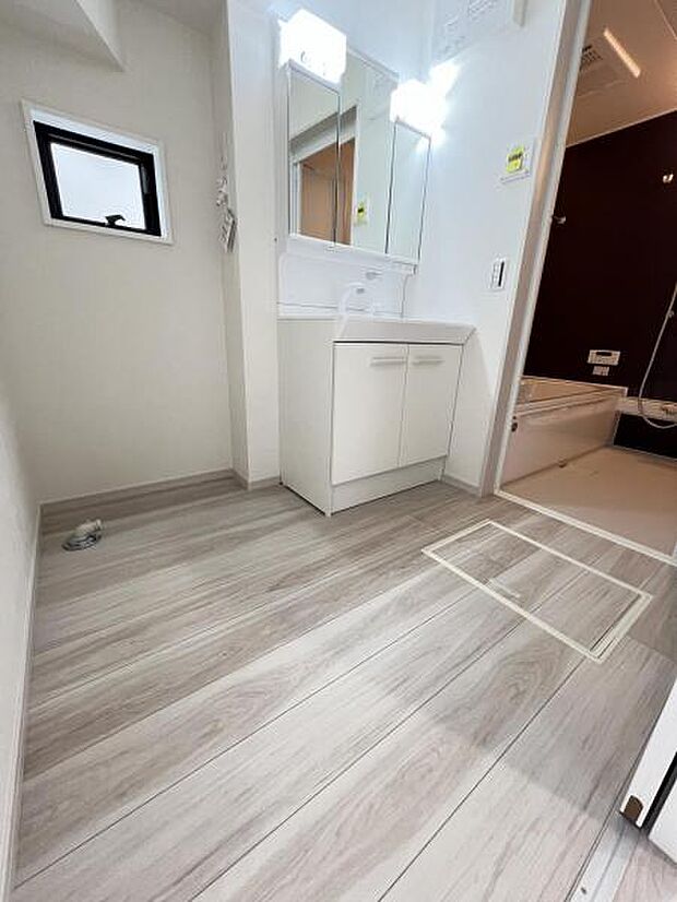 脱衣所は小さなお子様がいるご家庭にも重宝されます。