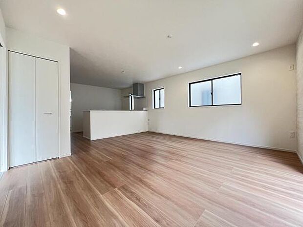 リビングダイニングになります。ご家族そろっての素敵な空間になりそうですね。