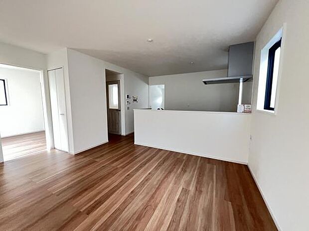 ご家族の温かい時間を演出するダイニングスペースです。