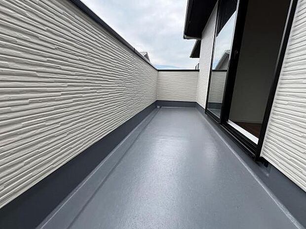 お洗濯ものを気持ち良く太陽の光で干せるのが嬉しいですね。