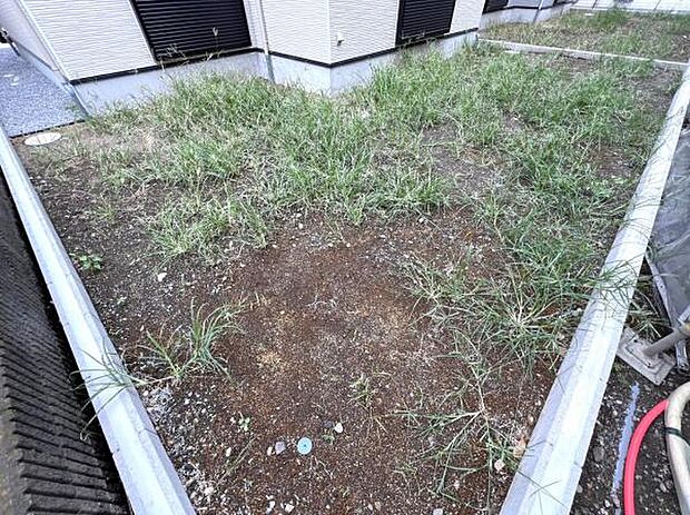 お庭スペースは、ガーデニングやお子様との外遊びなど多彩な用途でお楽しみいただけます。