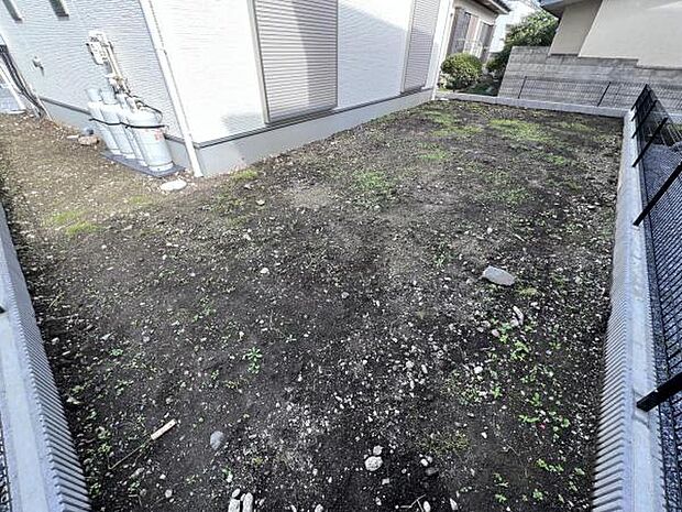 お庭スペースは、ガーデニングやお子様との外遊びなど多彩な用途でお楽しみいただけます。