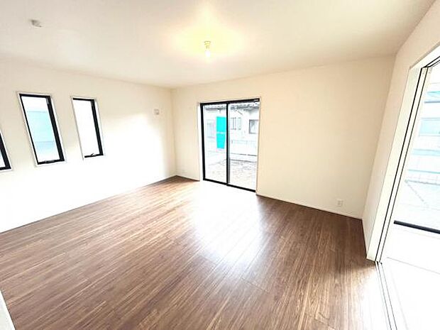 家族団らんの場所としてゆったりと居心地の良いリビングです。