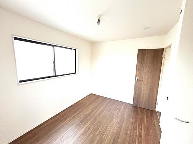 子供部屋にもちょうど良い大きさのお部屋です。