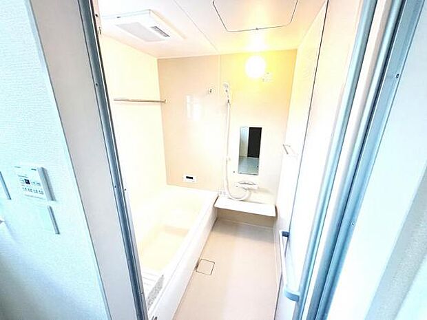 スタイリッシュな浴室で1日の疲れをゆったり癒されるのもいいですね。