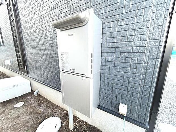 効率よくお湯を沸かす省エネ性の高い給湯器、エコジョーズを搭載。