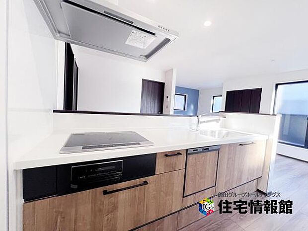 ビルトイン食洗機やお手入れしやすいIHコンロなど、機能性に優れたオール電化タイプのキッチンです。