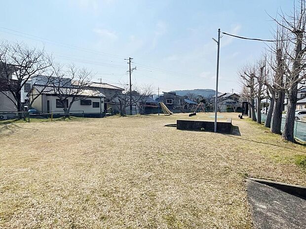 大草団地公園まで約2020m（徒歩26分）