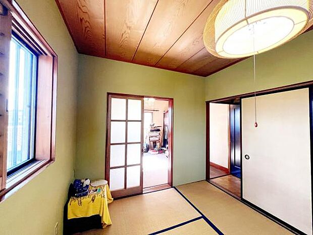 2面採光を確保した室内は、明るく風通しも良く、大変居心地の良い空間となっております。