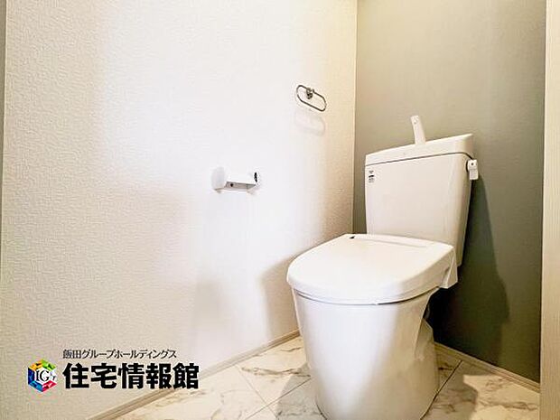 現地のトイレです。ゆったりとご利用いただけます。