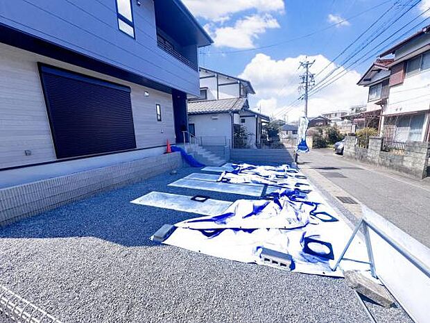 駐車場ももちろん完備しておりますのでお車所有の方にも心強いです。