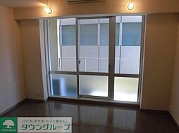 パークフロント西新宿 201 2階ワンルームのリビング/ダイニング