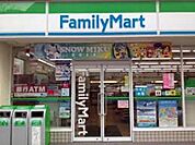 ファミリーマート西早稲田二丁目店 108m