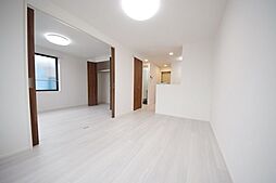 KTH堀切 302 3階1LDKのリビング/ダイニング