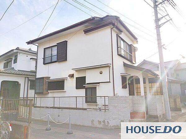 2階建ての外観です。