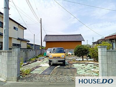 外観:土地には古屋が現存しています。 外観:土地には古屋が現存しています。