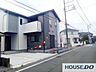 その他：のぼり旗が目印の新築外観です。
