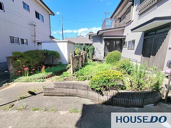 木造の外観です。1973年築の中古戸建てです。