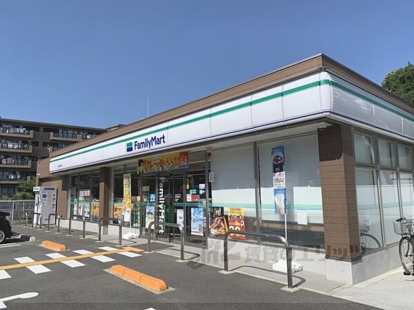 画像7:ファミリーマート　奈良鶴舞西店まで350メートル