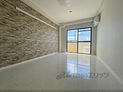 近鉄奈良線 近鉄奈良駅 バス11分 北神殿下車 徒歩10分の賃貸マンション 4階ワンルームのリビング/ダイニング