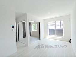 ソレイユビセレクト法蓮町I 201 2階1LDKのリビング/ダイニング