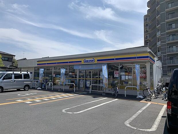 ミニストップさいたま新中里4丁目店まで278m(徒歩4分)