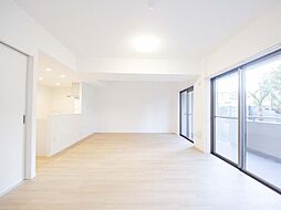 ライフピア草加ヴェールステージ 112号室 3LDKのリビング/ダイニング