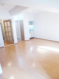 恵比寿アーバンハウス 204 2階ワンルームのリビング/ダイニング