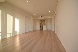 ＧＬＯＢＡＬ　ＦＲＯＮＴ　ＴＯＷＥＲ 704 7階3LDKのリビング/ダイニング