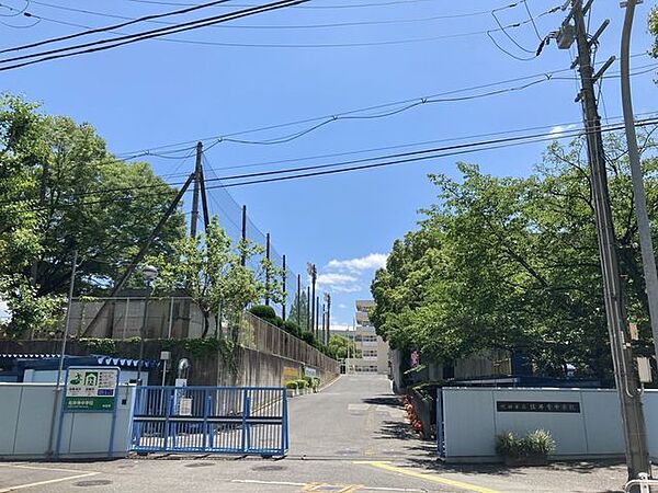 佐井寺中学校★体育大会などの行事に熱心な学校★勉強熱心で、部活動にも良い環境★全国大会出場の部活動もあり 260m