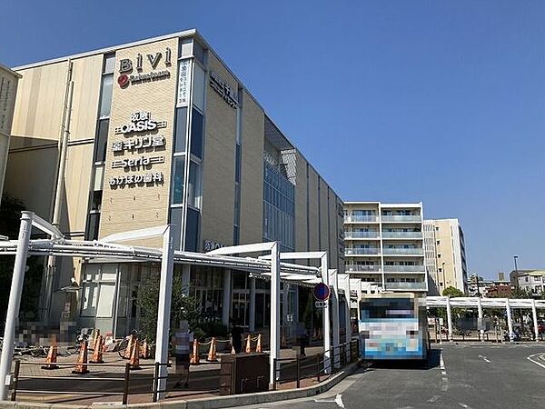 阪急オアシス　千里山店 830m