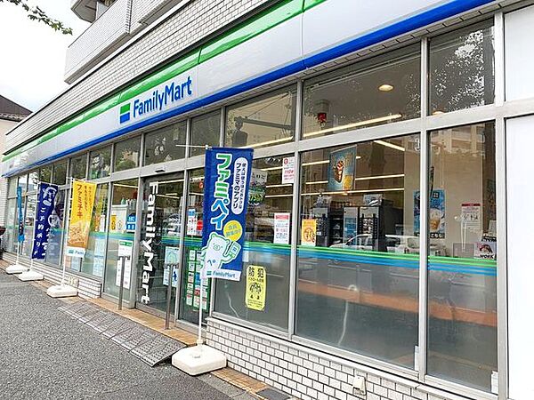 ファミリーマート小滝橋通り店 徒歩6分。 450m