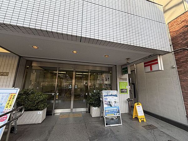 新宿神楽坂郵便局 徒歩3分。 180m