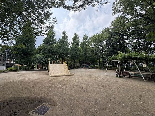 浜田山公園 徒歩8分。 590m