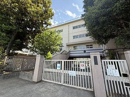 杉並区立西宮中学校 徒歩7分。 540m