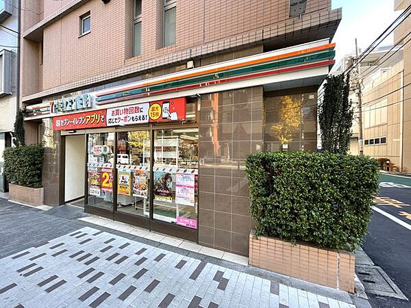 セブンイレブン新宿山吹町店 徒歩3分。 180m