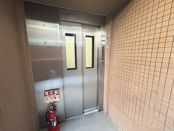 共用エレベーター