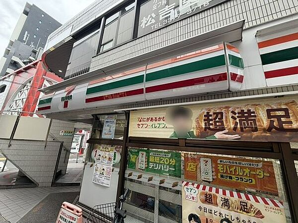 セブンイレブン渋谷笹塚駅前店 徒歩3分。 180m
