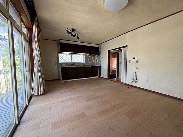 detached 埼玉県比企郡吉見町大字南吉見1990-16

地図を見る