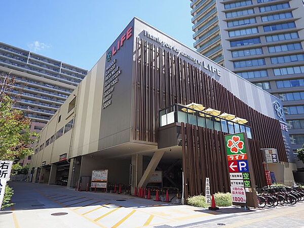 ライフ豊洲店 徒歩17分。 1360m
