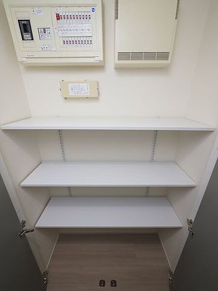 玄関には両開きシューズボックス、容量も十分です！