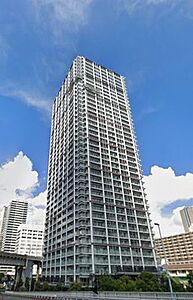 外観:タワーマンションに住んでいる事は1つのステータスです。資産価値はもちろんの事、眺望、開けた窓に日当たりの良い部屋、遮るものの無い景色は他の住居とは違うステータスを生みます。 外観:タワーマンションに住んでいる事は1つのステータスです。資産価値はもちろんの事、眺望、開けた窓に日当たりの良い部屋、遮るものの無い景色は他の住居とは違うステータスを生みます。