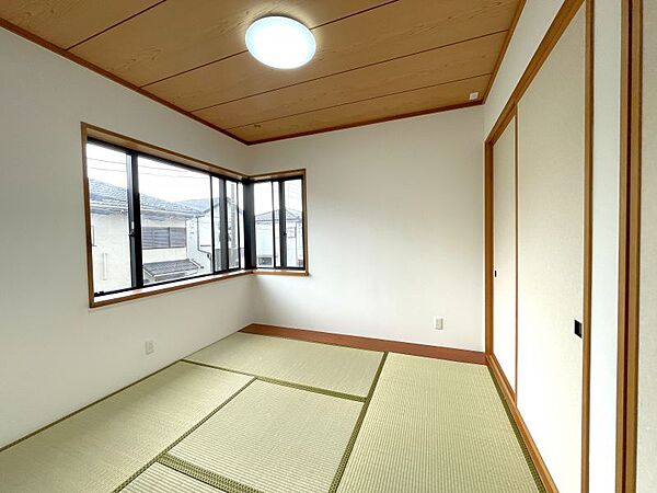 2階には和室もございます。来客用にも使える落ち着いた空間です♪